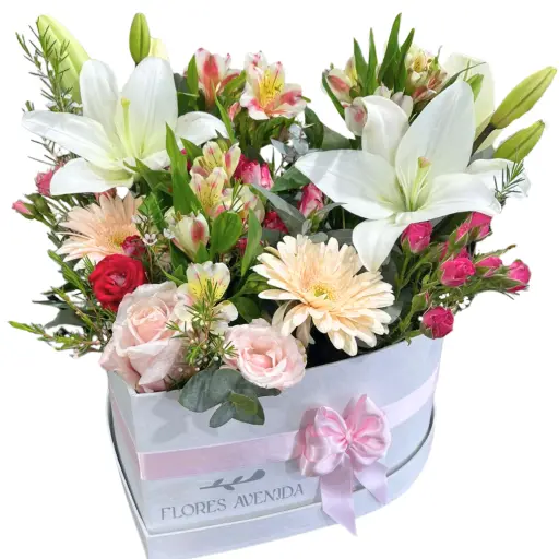 Caja corazon con flores de estacion y rosas white